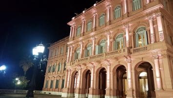 Argentina, il limite ai capitali stranieri spinge verso le criptovalute? - casa rosada 1 355x200