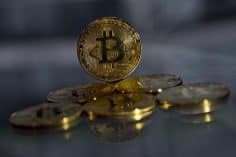 bitcoin_token-236x157 Bitcoin verso la soglia dei 18 milioni di token emessi  
