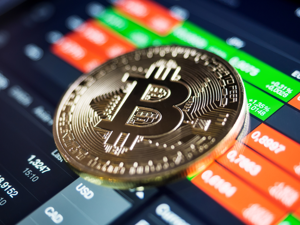 I grandi investitori tornano a scambiare Bitcoin mentre gli analisti prevedono nuovi minimi nei prezzi - Bitcoin trading