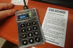 Il produttore di Bitcoin Wallet Coldcard lancia un "preservativo USB" extra resistente - DSC 3197 1024x576 1 236x157