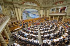 Il governo svizzero si muove per incoraggiare l’utilizzo delle criptovalute - Parlamento svizzero 236x157