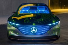 Il produttore di Mercedes Daimler prova Blockchain per la condivisione dei dati nella supply chain - mercedes 810x524 1 236x157