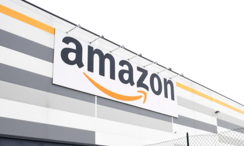 Amazon assume 100.000 lavoratori tra Stati Uniti e Canada per far fronte all'ondata di acquisti bloccati - Amazon assume 100.000 lavoratori tra Stati Uniti e Canada 1024x614