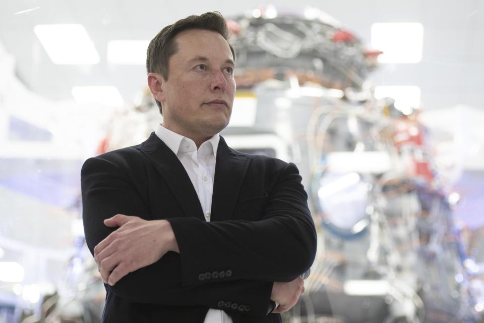 Le azioni Tesla aumentano e Musk twitta che "Many Exciting Things" sono in arrivo con le nuove batterie - elon musk