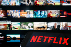 Netflix sta spingendo per un'enorme espansione internazionale dopo i successi di "Sex Education" e "The Crown" - Netflix 236x157