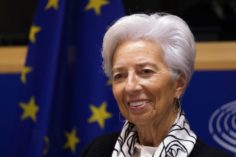 Lagarde della BCE annuncia un possibile lancio dell’euro digitale nei prossimi 2-4 anni - Christine Lagarde digital euro 236x157