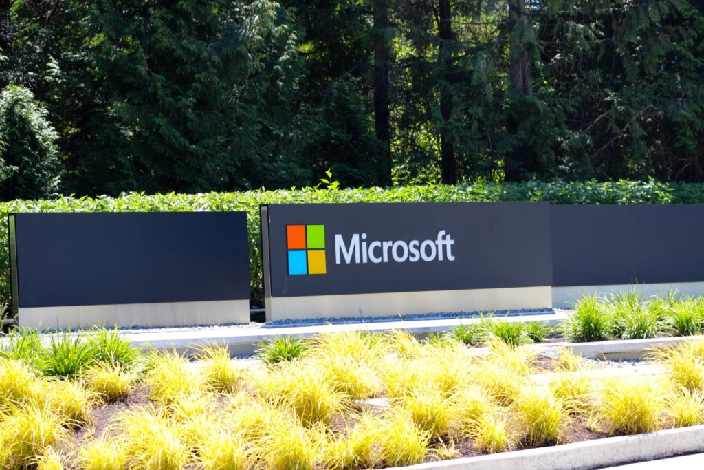 Ex ingegnere di Microsoft condannato a 9 anni di prigione per un furto da oltre 10 milioni $ all’azienda - Ex Microsoft condemned 1024x683