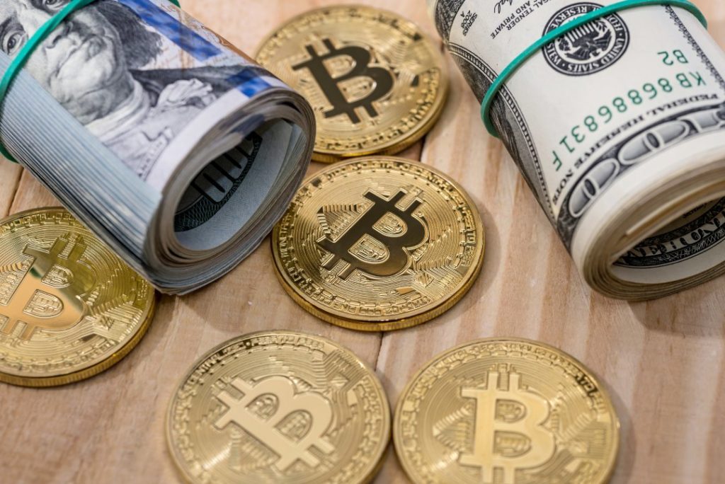 kas yra btc grynieji pinigai siųsti bitkoinus iš monetų bazės į popierinę piniginę