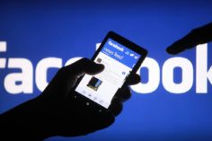 L'esercito birmano blocca Facebook mentre si intensificano le interruzioni di Internet nel mondo - Facebook blocked 236x157