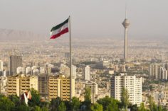 L'Iran autorizza le banche e gli operatori di cambio a utilizzare le criptovalute per pagare le importazioni - Iran 236x157