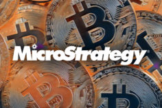MicroStrategy continua ad accumulare Bitcoin, acquistandone altri per un valore di 15 milioni di dollari - microstrategy bitcoin 236x157