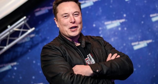 Elon Musk chiede aiuto per lo sviluppo di Dogecoin - elon musk tesla 640x342 1