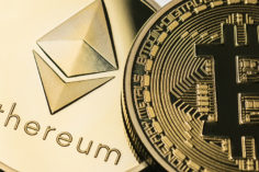 È ora di comprare Bitcoin ed Ethereum dopo che hanno perso metà del loro valore? - shutterstock 687484867 236x157