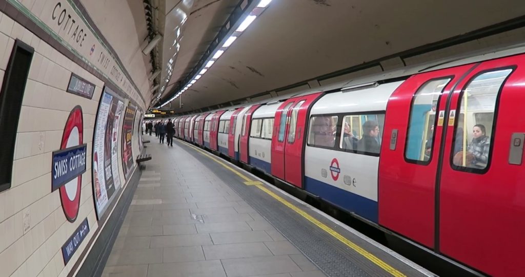 Vietata una pubblicità sul Bitcoin nella metropolitana di Londra  - the tube 1024x541