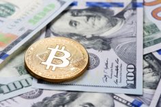 I paesi dell'America Latina osservano l'adozione del Bitcoin dopo ciò che ha fatto El Salvador  - Bitcoin Coins Dollars Money 579347 1280x854 236x157