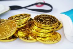 Bitcoin può frantumare i 38.000$ questa settimana, afferma un popolare trader di criptovalute  - bitcoin trust grayscale gold 236x157