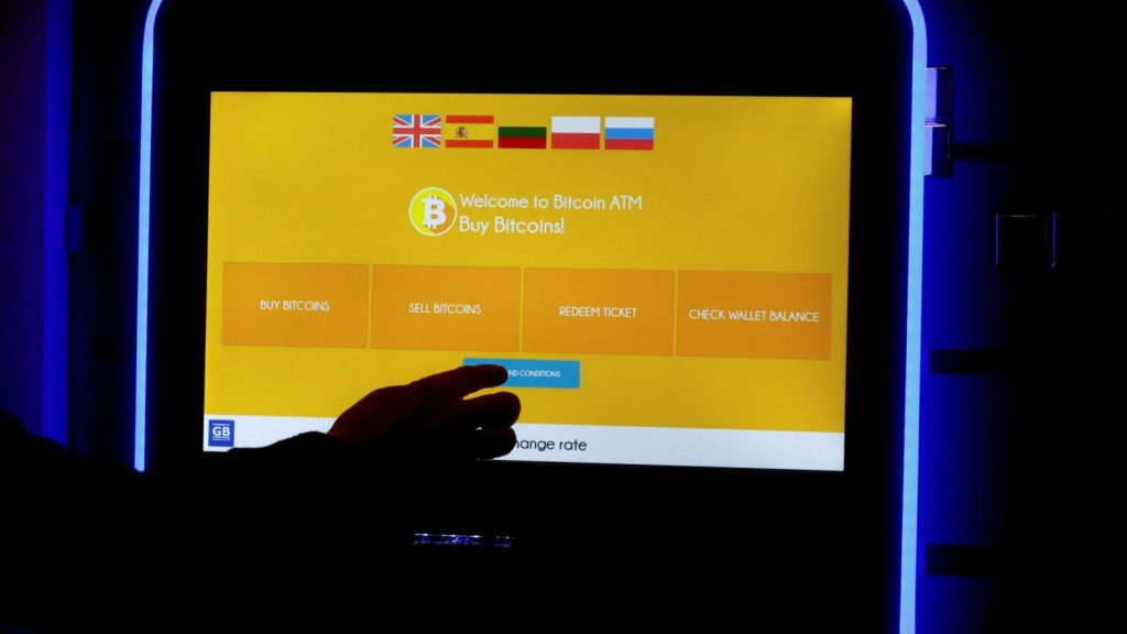 L'Honduras installa il primo bancomat Bitcoin - bitcoin atm 1024x576