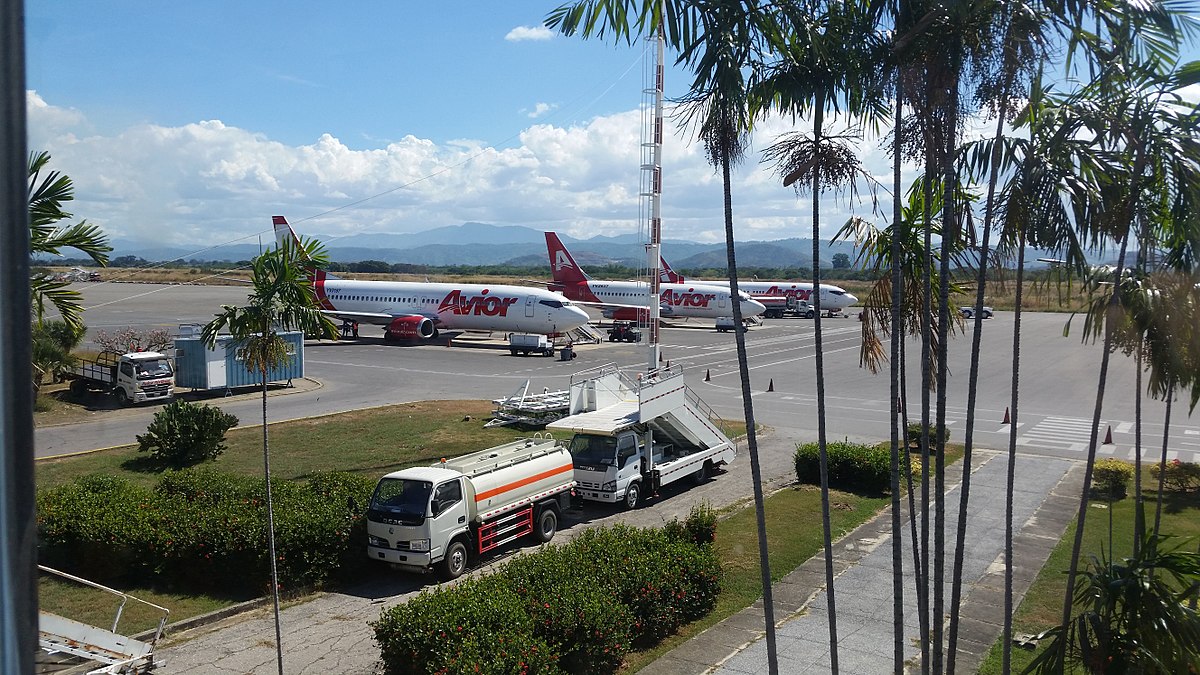 L'aeroporto internazionale del Venezuela accetterà pagamenti in bitcoin per i biglietti aerei - 1200px Aviones de Avior Airlines en AIAM