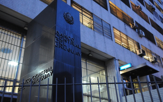 La Banca centrale dell'Uruguay descrive la tabella di marcia per la regolamentazione delle criptovalute - BancoCentral