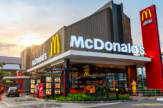 McDonald Cina rilascia il suo primo "Big Mac" NFT - mcdonalds free meals 236x157