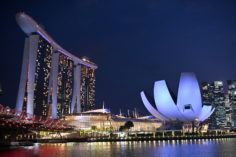 Singapore: “abbracciare le criptovalute o rischiare di restare indietro” - 191212182124 04 singapore buildings 236x157
