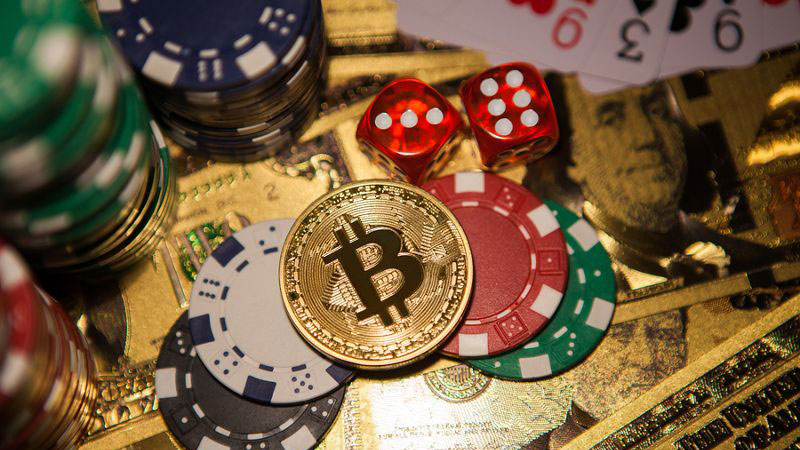 žaisti pokerį su bitcoin kriptovaliutų programėlė