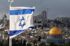 Israele applicherà le regole bancarie per l’antiterrorismo alle criptovalute - Israele  Flag and mosque 236x157