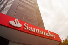 Spagna: Banco Santander sta pianificando attivamente di lanciare il primo ETF Bitcoin - santander q1 carillion earnings 236x157