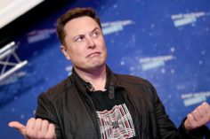Elon Musk si lamenta su Twitter dei truffatori di criptovaluta - 1618029831710 236x157