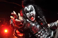 Il frontman dei Kiss accetta criptovalute per la vendita della villa di Las Vegas - Gene Simmons 835 236x157