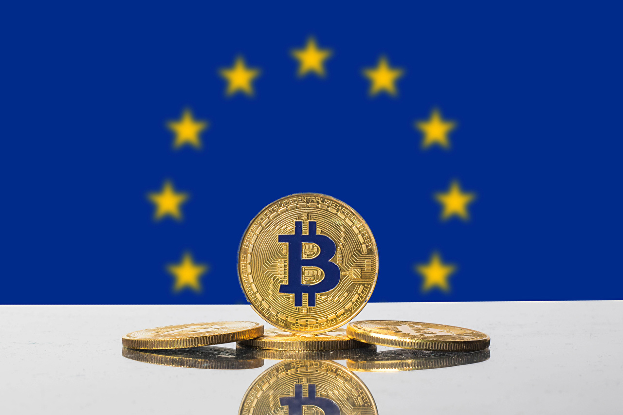 Anche l'Europa va per Bitcoin: il regolamento sarà votato lunedì - Coins Bitcoin Gold color Europe Flag 586034 1280x853