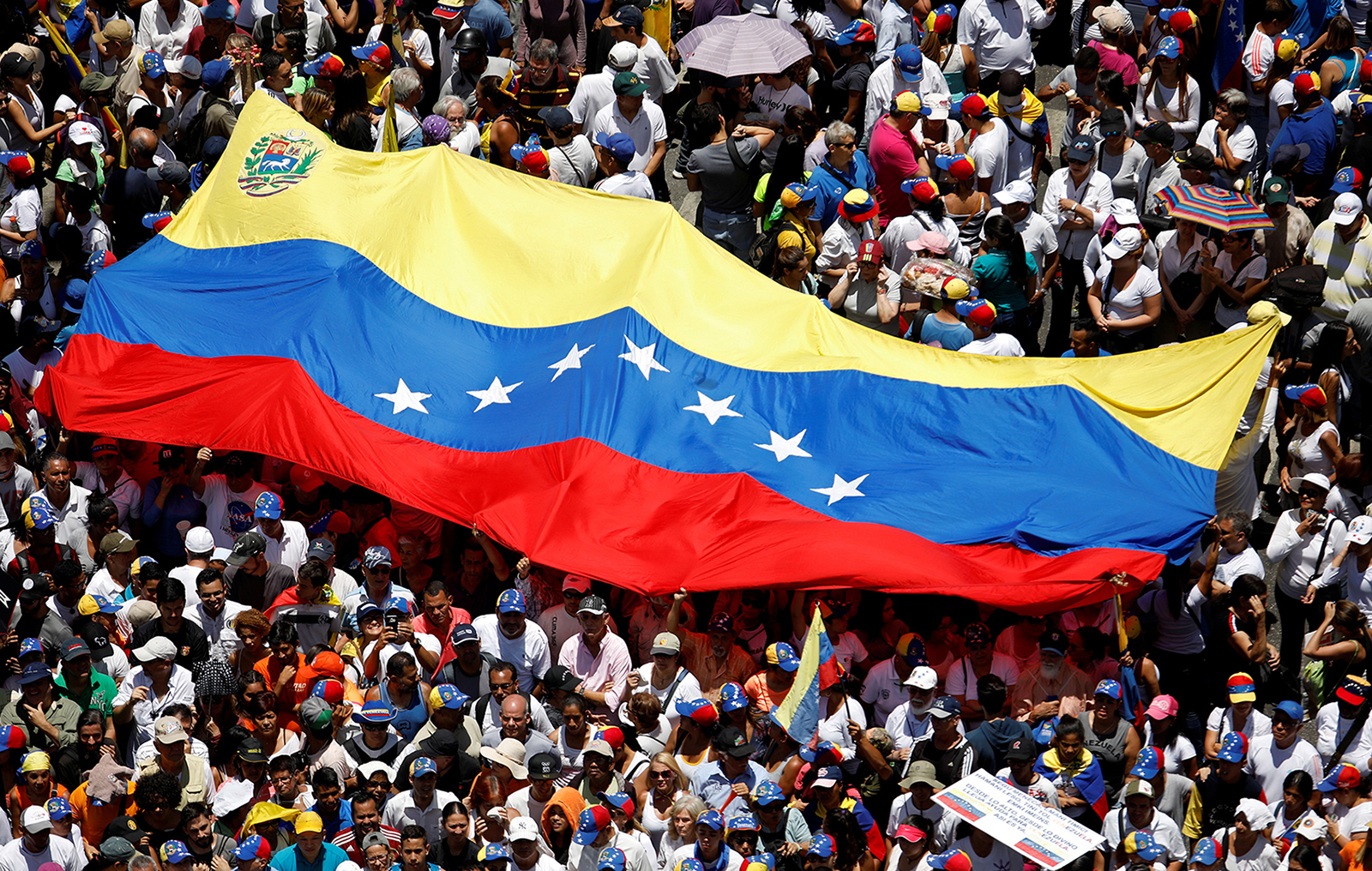 Il salario minimo del Venezuela è aumentato di 18 volte, legato alla criptovaluta Petro - Venezuela