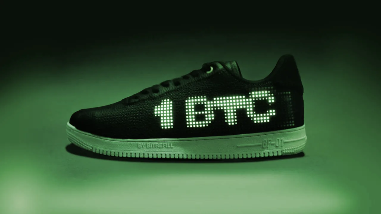 Con queste scarpe da ginnastica avrete sempre il prezzo del bitcoin ai vostri piedi - bitsneaks gID 5.jpg