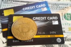 Perché le banche dovrebbero adattarsi a Bitcoin e criptovalute?  - banche online criptovalute bitcoin 236x157