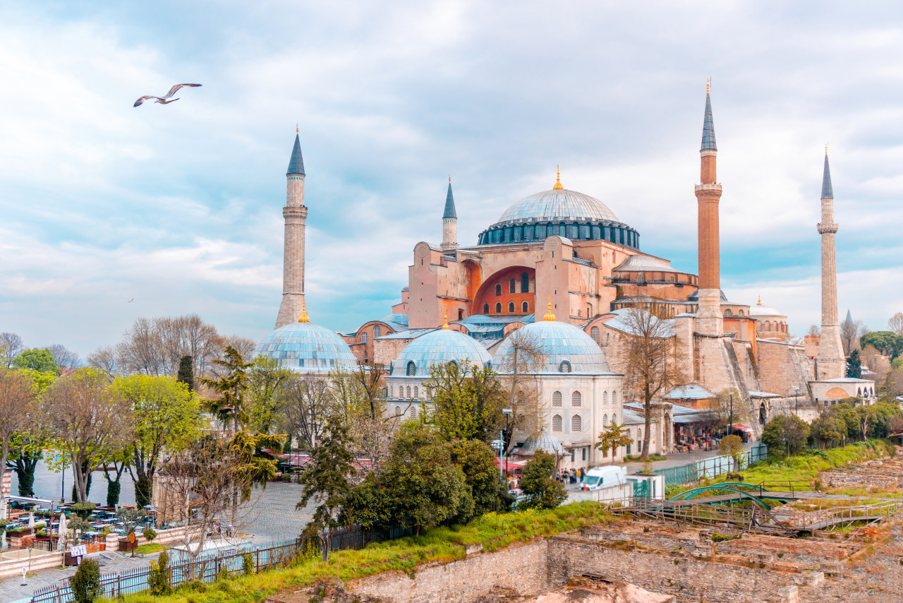 Istanbul, futuro leader della blockchain in Turchia? - landscape view hagia sophia istanbul turkey
