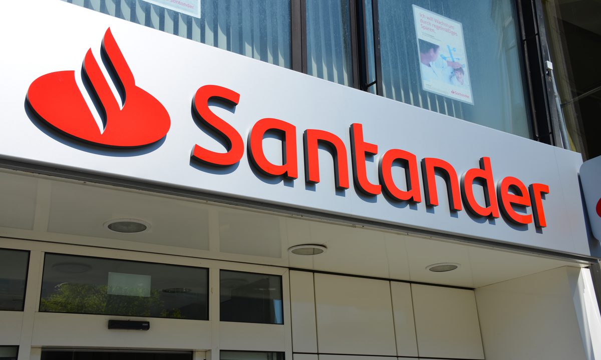 Santander Bank blocca i trasferimenti agli exchange di criptovalute per i suoi clienti del Regno Unito - Santander Bank